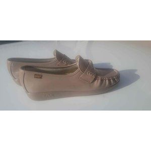 Womens Size 9.5 (Nine And A Half) Narrow Beige / Brown SAS Penny Loafer Shoes